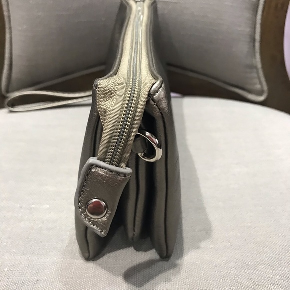 Guang tong wallet/clutch/wristlet - Picture 12 of 16